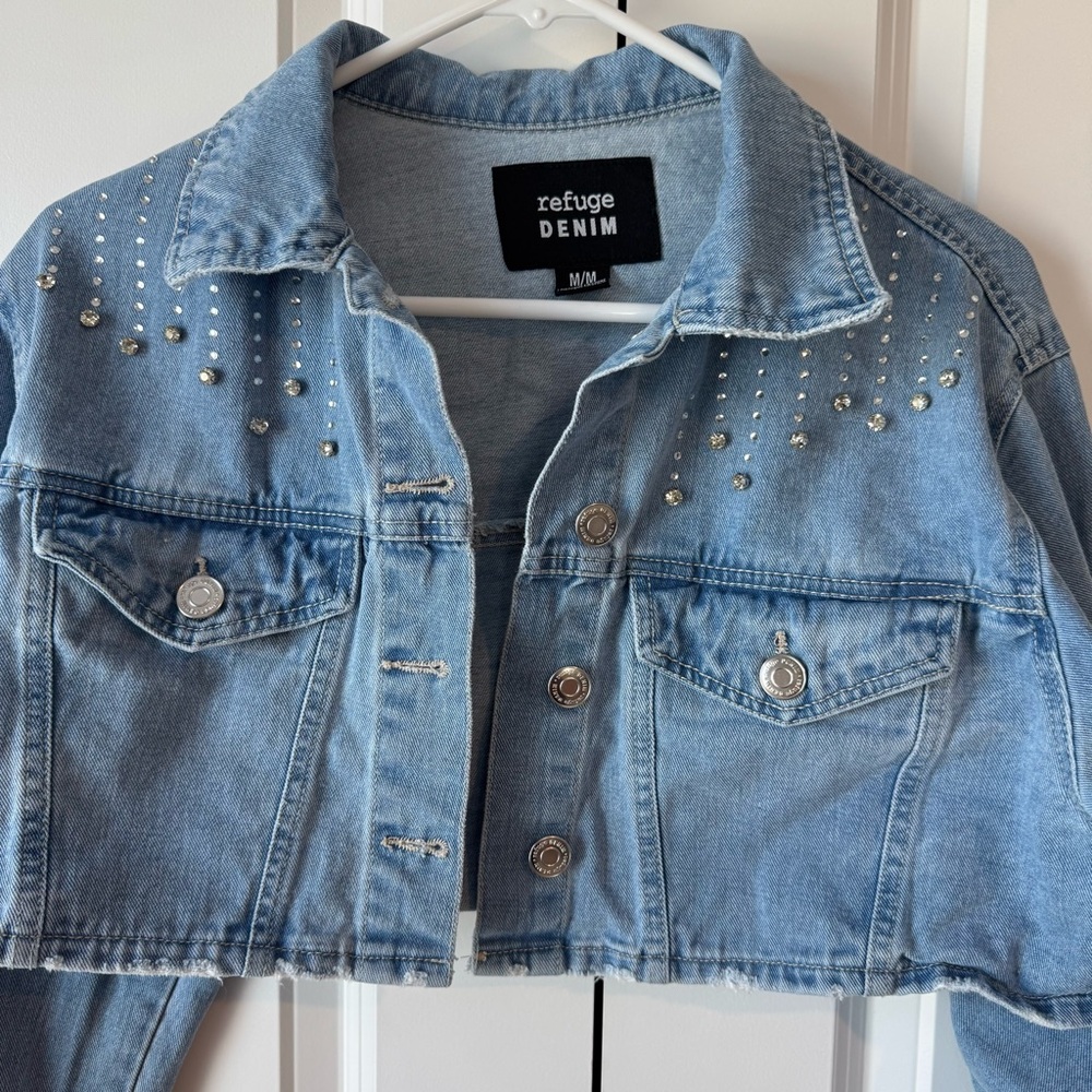 Refuge Cropped Rhinestone Studded Light Blue Wash Denim Jacket Size M Women - Picture 2 of 4